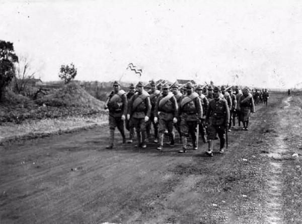 新四軍團長率整團人投降日軍，潛伏特工請示鋤奸，粟裕回：自己人