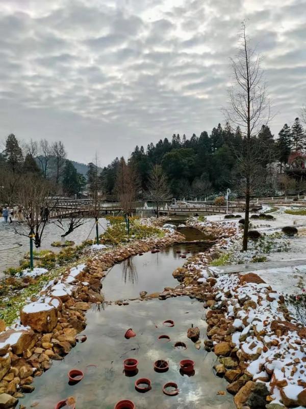 太有顏!麻姑山風景名勝區迎來入冬第一場雪 太有顏!麻姑山風景名勝區迎來入冬第一場雪
