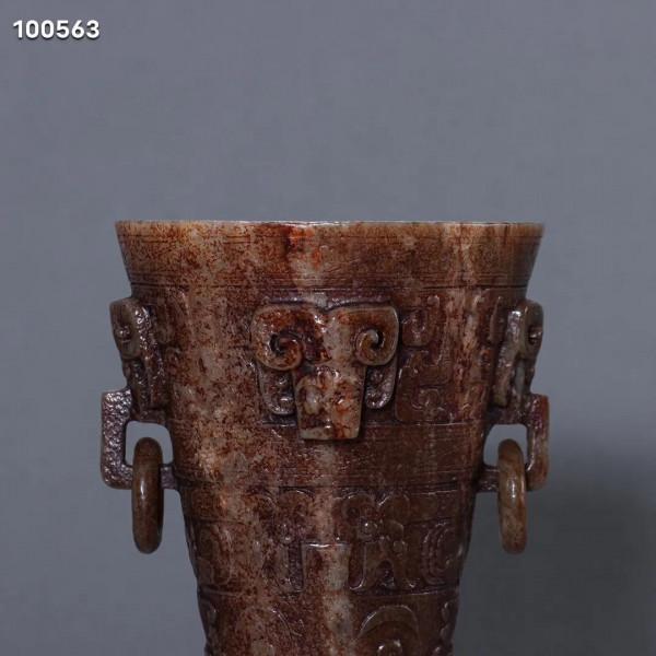 舊藏 高古玉獸面紋酒杯規格：高19.3cm口徑8.3cm重823g 高古精品，