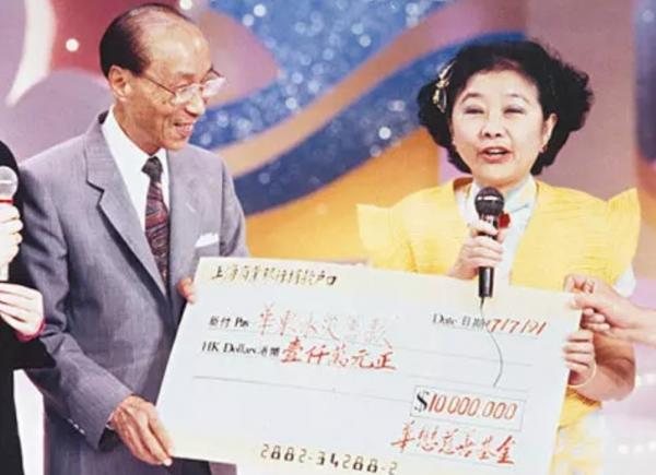 2014年邵逸夫去世,葬禮上僅2名女星獲准出席,子女為何不爭遺產 2014年邵逸夫去世,葬禮上僅2名女星獲准出席,子女為何不爭遺產