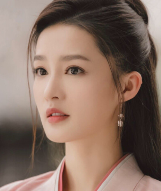 不整容、不做作，在娛樂圈堪稱一流