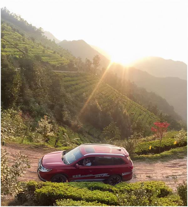 人生大自在 自駕“神車”去釣魚