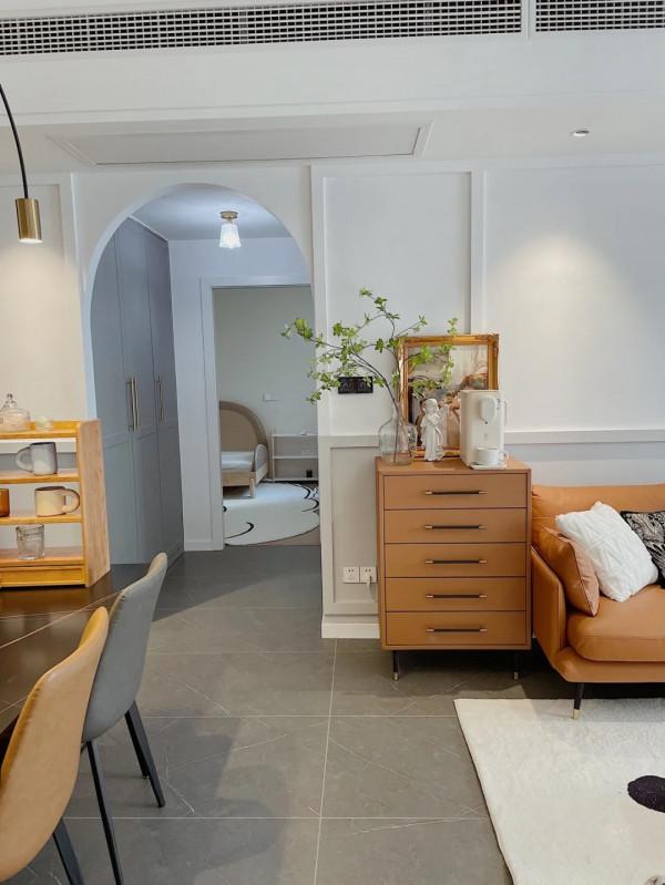 走進她家，才知什麼叫比樣板間還美，舒適又治癒，是理想中的家