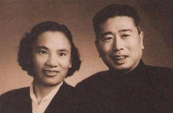 開國上將宋任窮的愛情:結婚的窯洞只有8平方米,夫妻風雨走過70年 開國上將宋任窮的愛情:結婚的窯洞只有8平方米,夫妻風雨走過70年