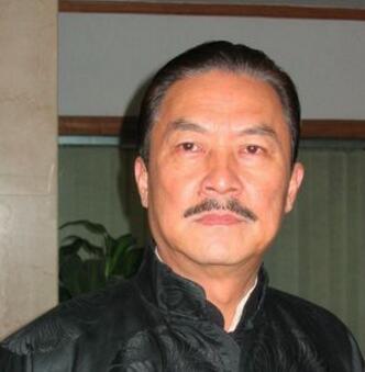 黃達亮,好人啊!人帥卻總演反派,照顧病妻42年,自己卻猝死片場 黃達亮,好人啊!人帥卻總演反派,照顧病妻42年,自己卻猝死片場