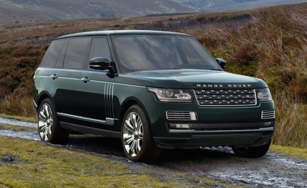 有點水就熄火，寶馬為何都是“旱鴨子”？英國小鎮口的這條路火了