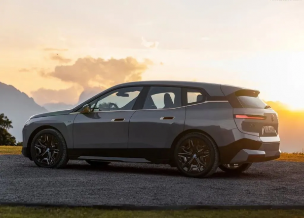 特斯拉回應保費暴漲；造車新勢力年度銷量榜出爐；