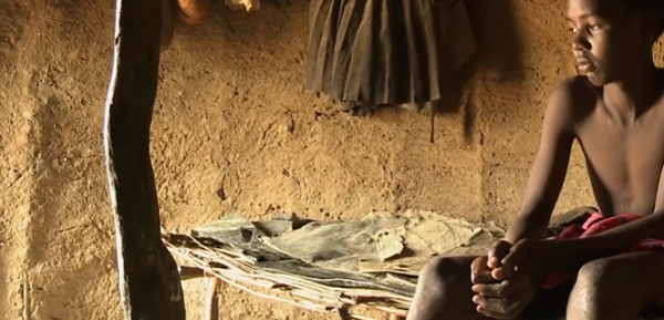 非洲原始部落:這群人結婚彩禮要給20頭牛加20只羊,你覺得多嗎? 非洲原始部落:這群人結婚彩禮要給20頭牛加20只羊,你覺得多嗎?