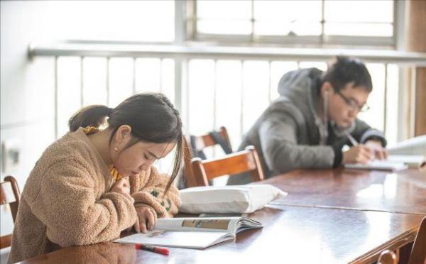 好不容易透過專升本，卻被畢業證打回“原形”，這算是學歷歧視嗎