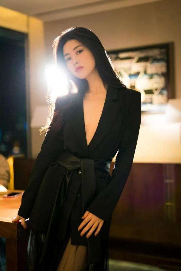 連續8年入選全球最美百張面孔美女朱珠寫真 連續8年入選全球最美百張面孔美女朱珠寫真