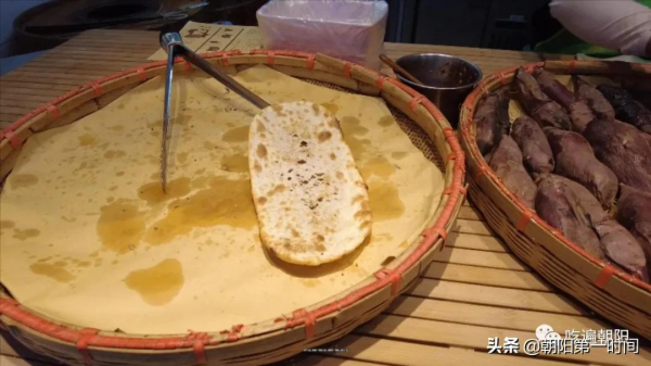 朝陽這款“網紅”小吃,5元起步,站在街上也能吃? 朝陽這款“網紅”小吃,5元起步,站在街上也能吃?