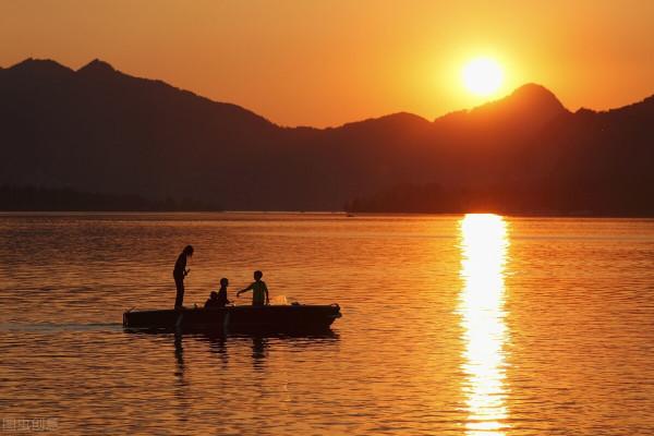 最經典的詩詞530首,掌握這些詩詞對寫詩和鑑賞詩詞足夠了 最經典的詩詞530首,掌握這些詩詞對寫詩和鑑賞詩詞足夠了