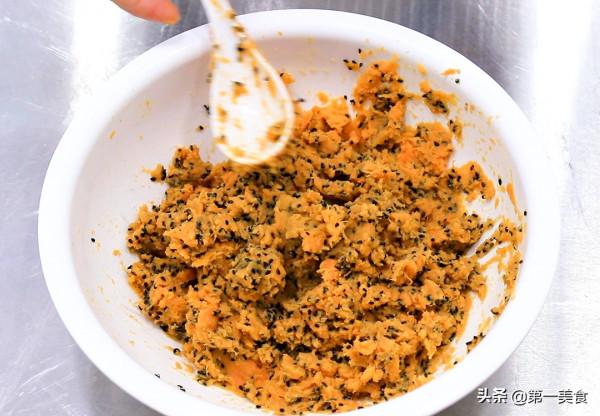 一個紅薯，一碗麵粉，教你做紅薯餅，金黃松軟，輕鬆解決全家早餐