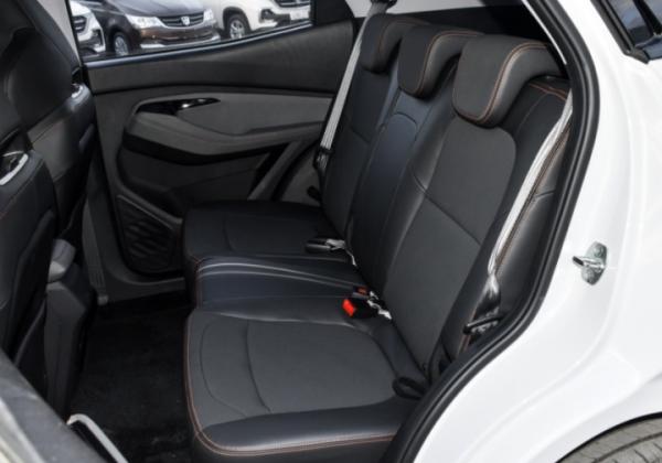 個性化小型SUV對決:新寶駿RS-3和瑞虎5X誰更值得買? 個性化小型SUV對決:新寶駿RS-3和瑞虎5X誰更值得買?