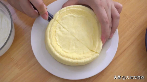 揭秘！冰乳酪蛋糕的簡易做法，不需要烤箱，好吃不上火