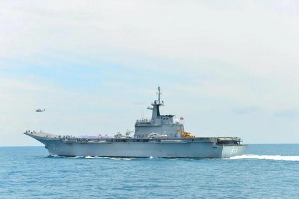 &OpenCurlyDoubleQuote;差克里&CenterDot;納呂貝特&rdquo;號航空母艦圖集（70圖）