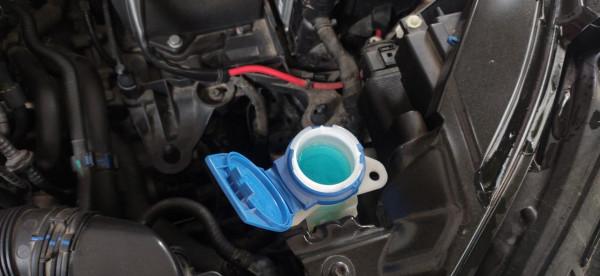 前擋風玻璃去油膜作業