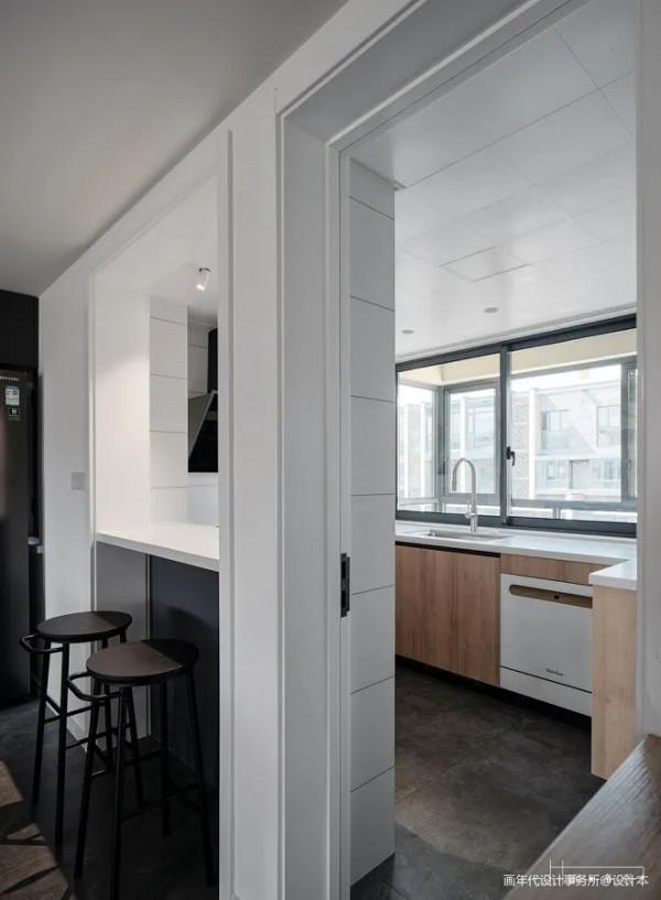 一家三口花45萬打造160平溫馨之家：一間屋子，兩種風格