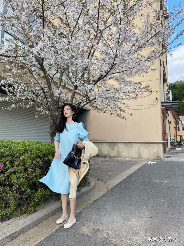 趙露思不愧是甜妹穿搭範本,一身小香風吊帶裙,輕鬆穿出少女感 趙露思不愧是甜妹穿搭範本,一身小香風吊帶裙,輕鬆穿出少女感