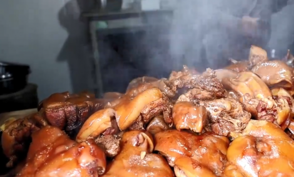 河南滷肉界的“天花板”,手藝是從孃家帶來的,一天能賣3000斤 河南滷肉界的“天花板”,手藝是從孃家帶來的,一天能賣3000斤