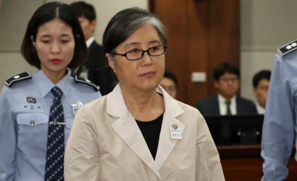 大學生鄭維羅：高調炫富，意外讓韓國總統牢底坐穿，親媽入獄18年