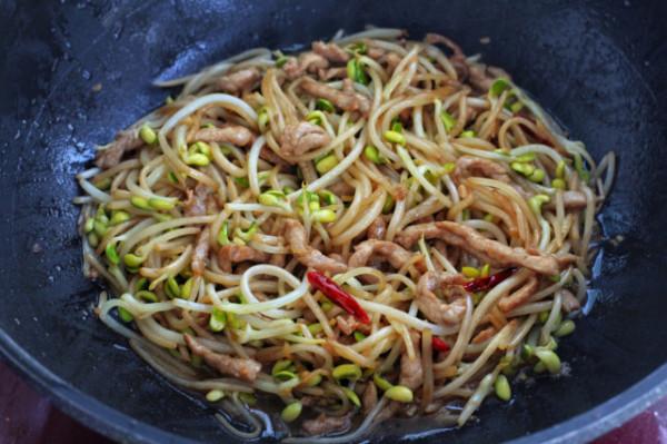 家常快手小炒首選,脆嫩營養、美味下飯,只需簡單幾步就能端上桌 家常快手小炒首選,脆嫩營養、美味下飯,只需簡單幾步就能端上桌