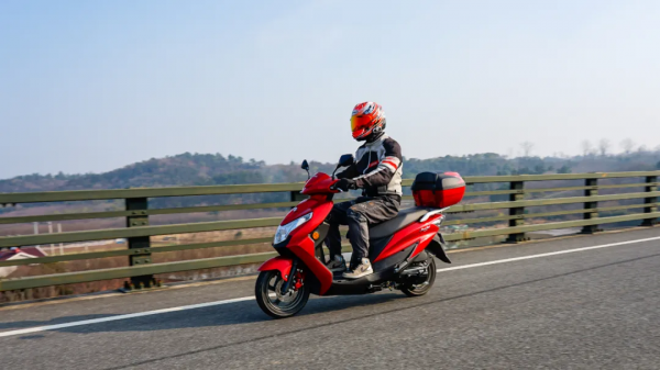 300元的差價，比UU125好在哪裡？——輕騎鈴木UE125測評