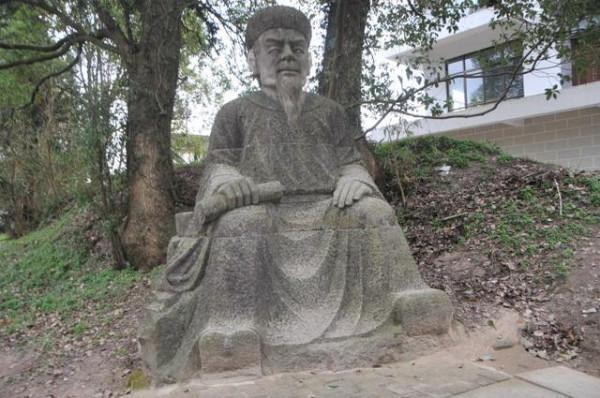 為了撇清與和珅的關係，他辭職還鄉，沒想到大大助力了兒子曹振鏞