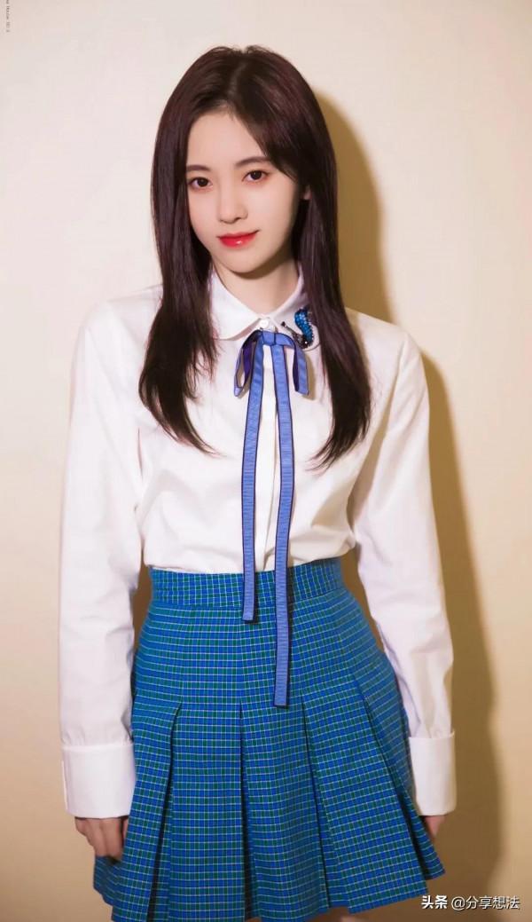 鞠婧禕現代裝美圖