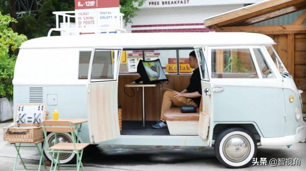 打破傳統應用“CRT顯示器”形狀的彈出式投影解決方案誕生