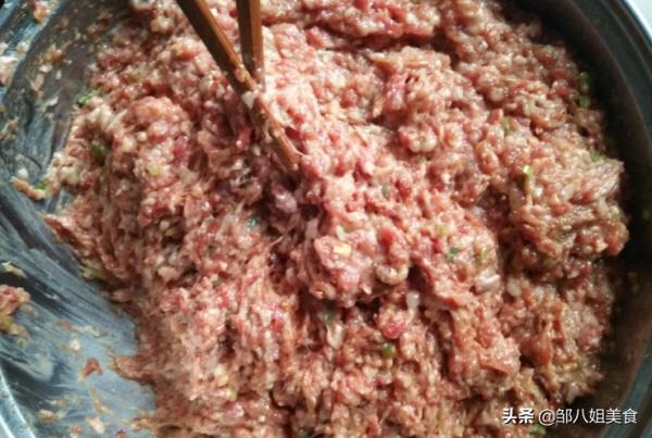 汆肉丸這麼做,肉嫩香味濃,個個煮不散,教您詳細做法,快來學 汆肉丸這麼做,肉嫩香味濃,個個煮不散,教您詳細做法,快來學