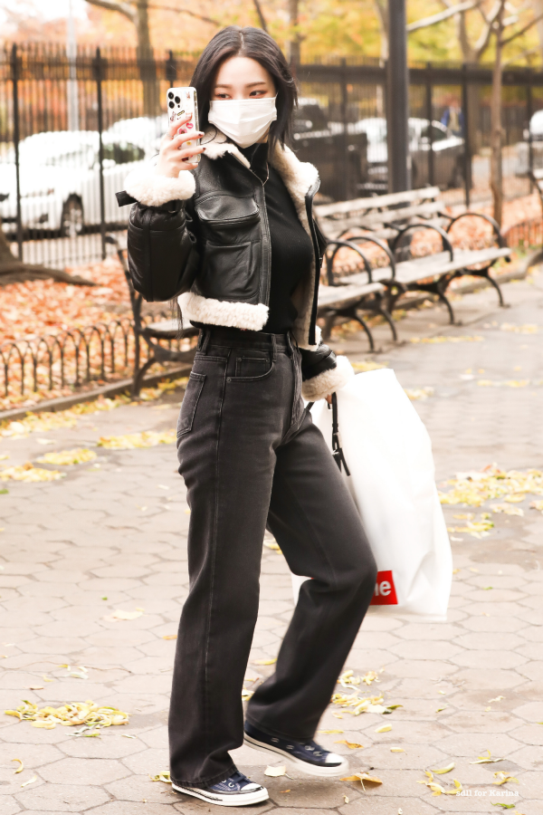 高腰褲+短外套=秋冬萬能搭配,穿出絕美腰臀比,幹練利落又高階 高腰褲+短外套=秋冬萬能搭配,穿出絕美腰臀比,幹練利落又高階