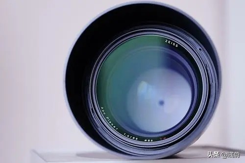 F22、殲16等先進戰機衍射屏顯都是綠色，為啥殲20的是紅色？