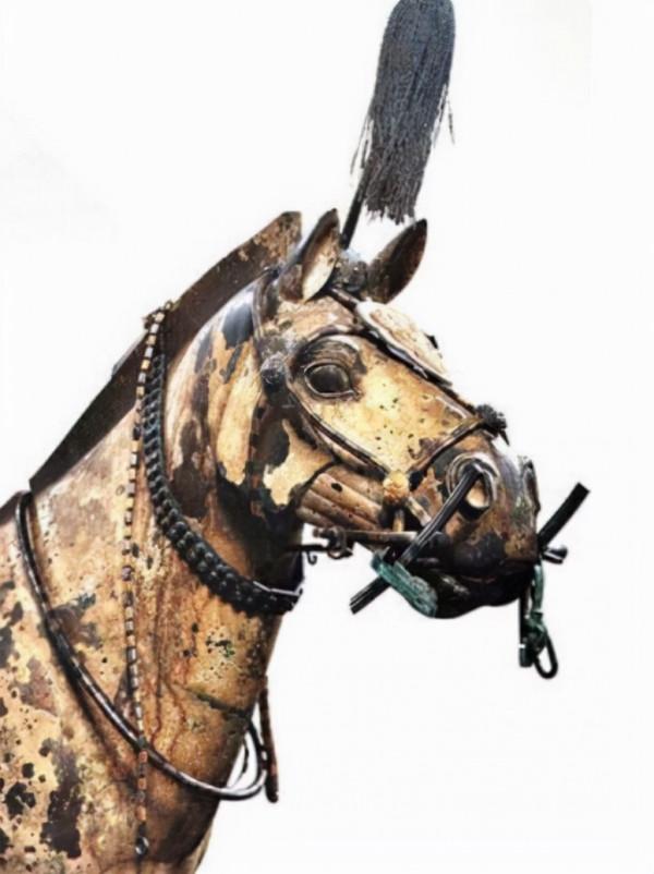 曾侯乙墓出土碗器,它是馬纛,駕車的四匹馬中只有一匹能受此殊榮 曾侯乙墓出土碗器,它是馬纛,駕車的四匹馬中只有一匹能受此殊榮