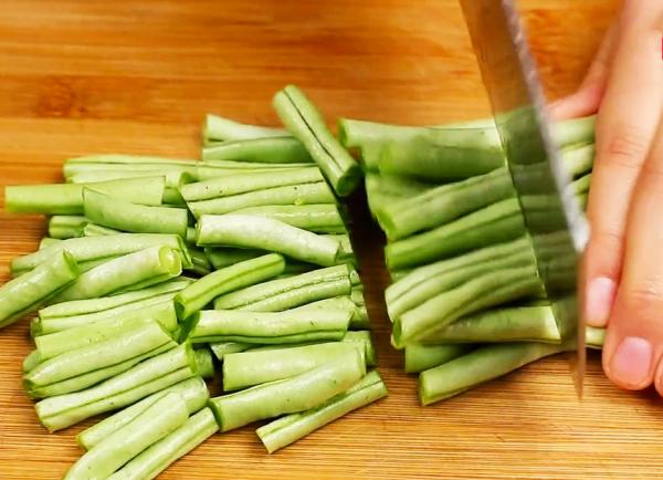 原來河南燜面是這樣做的？怪不得總是炒糊粘鍋？看完真的長知識了