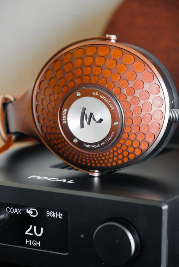 沉醉於一抹金黃色的時光裡，不願清醒——Focal Stellia耳機評測