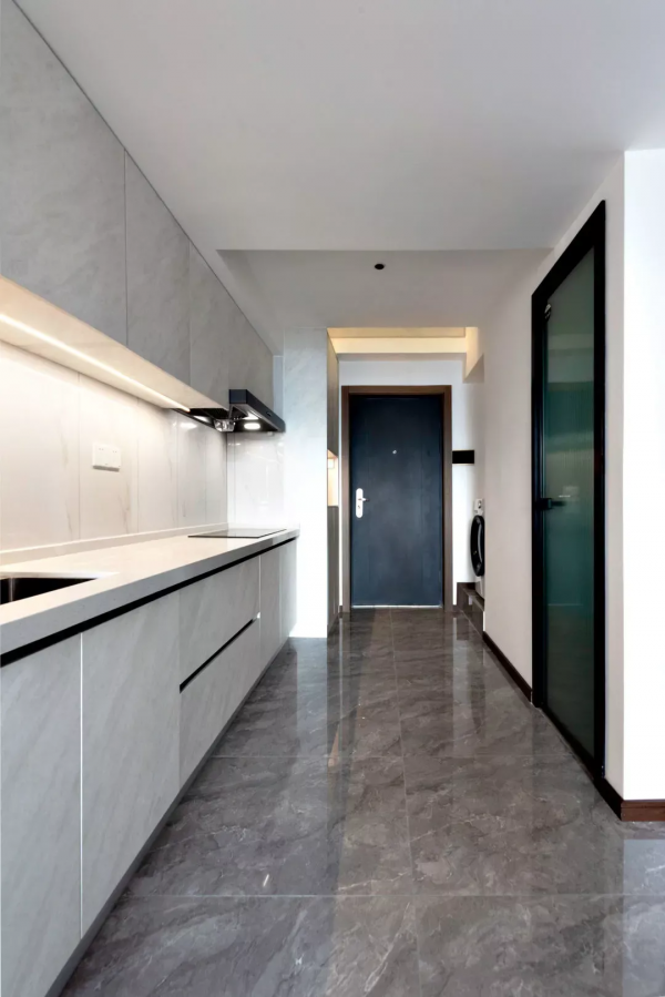 34㎡小家五臟俱全，擠出2室2廳2衛，還有學習休閒區