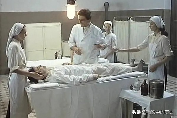 二戰南斯拉夫游擊隊翻越伊格曼雪山,一晚上兩百人凍傷四十人截肢 二戰南斯拉夫游擊隊翻越伊格曼雪山,一晚上兩百人凍傷四十人截肢