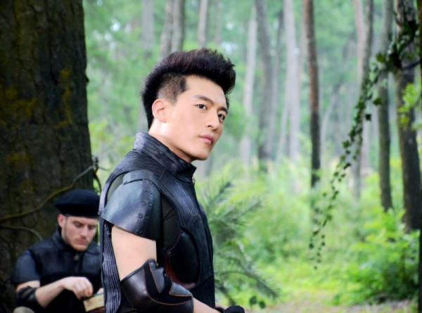 陳道明怒批《怒江之戰》，演員衣著不倫不類，擺拍還是作秀呢？