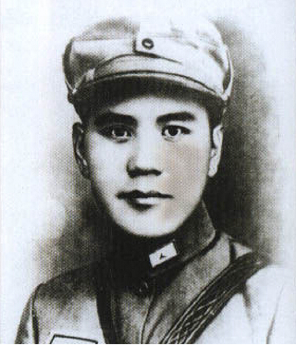 1938年，在活捉過蔣介石的劉桂五追悼會上，老蔣送輓聯：思猛士