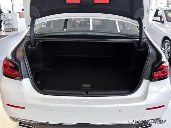 1&period;5L油耗2&period;0T豪華轎車，沒購置稅還便宜，帶你看寶馬5系新能源