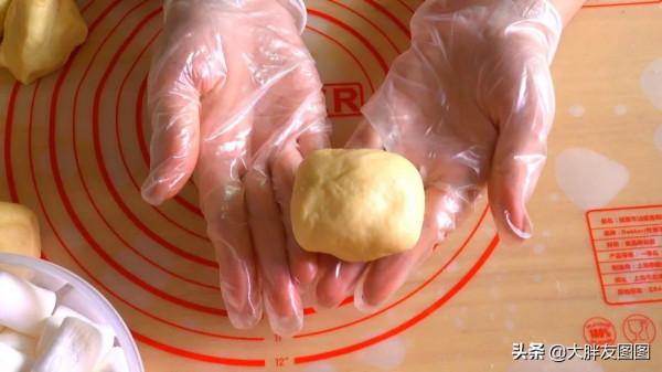 如棉花般柔軟,軟到讓人不知所措的糖心小麵包,撕開之後饞哭 如棉花般柔軟,軟到讓人不知所措的糖心小麵包,撕開之後饞哭