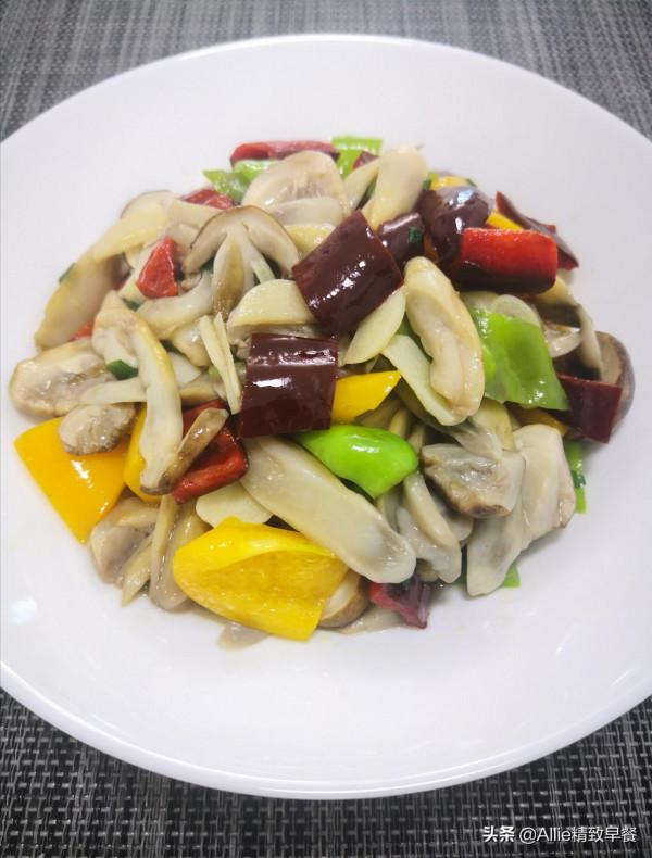 雞胸肉再出新美食，用自制麵包糠做無油版雞米花，外酥裡嫩，真香