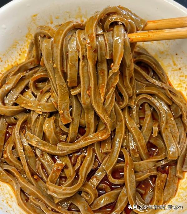 逛超市，這5款速食多囤點，口味獨特，比康師傅好吃，便宜又實惠