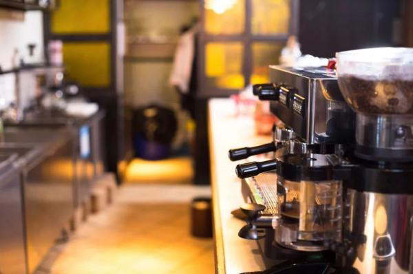 這8個小家電毀了我的生活!每一次下廚房都像是炸廚房…… 這8個小家電毀了我的生活!每一次下廚房都像是炸廚房……