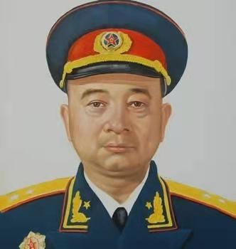 在授銜儀式上,總理問為何臺下仍有一人?那人答道:沒念我的名字 在授銜儀式上,總理問為何臺下仍有一人?那人答道:沒念我的名字