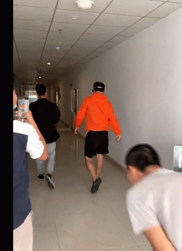 “沈浪”黃海冰近照曝光,身材發福禿頂明顯,再無昔日風采 “沈浪”黃海冰近照曝光,身材發福禿頂明顯,再無昔日風采