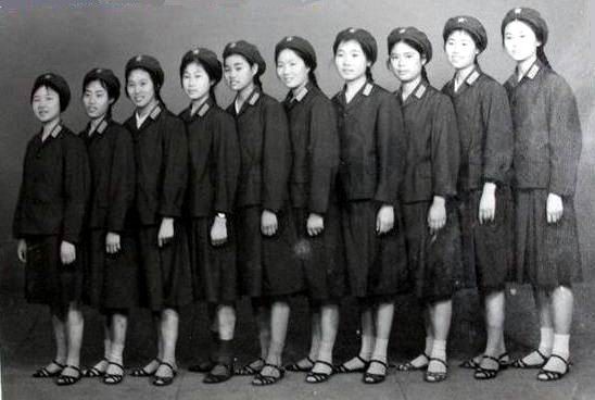 難忘74式軍服——海軍恢復水兵服,女兵穿上了裙子 難忘74式軍服——海軍恢復水兵服,女兵穿上了裙子