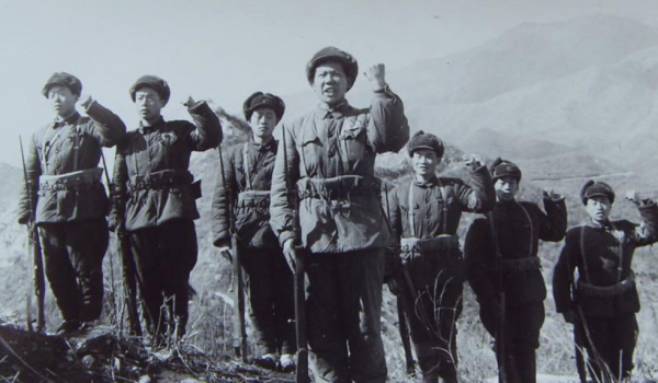 25萬志願軍為何戰後仍駐紮朝鮮？五年後撤離，才知偉人英明之處