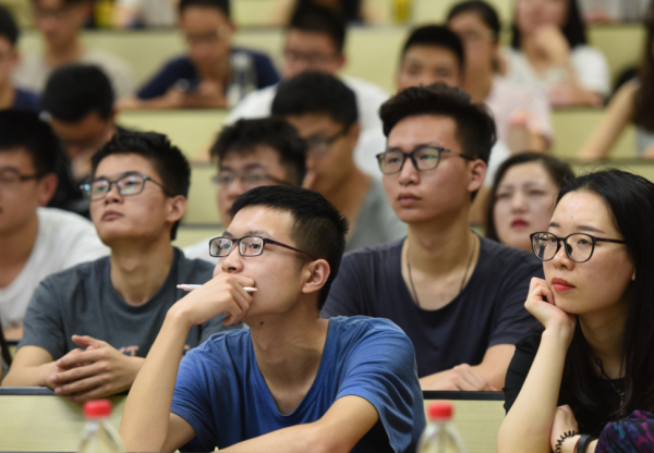 越是貧窮父母，越想子女從事3類工作，窮人思維？還是另有原因？